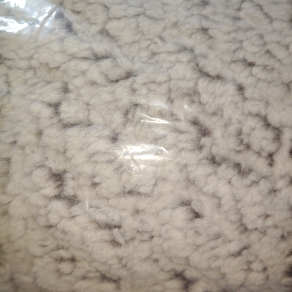 Dearfoams Reverse Sherpa Throw Blanket, Embossed Grey, Standard Throw - Picture 6 of 7